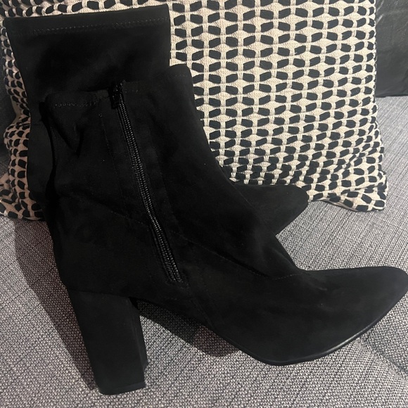 Brand New Addition Elle Black Heeled Boots (9WW) - Picture 4 of 4